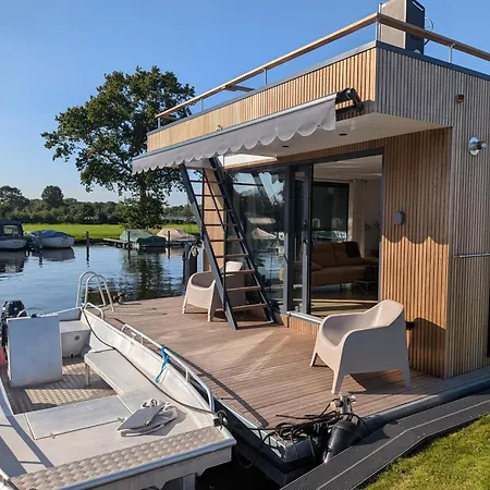 Surla House Boat Tikwa Unique Waterfront At Kagerplassen