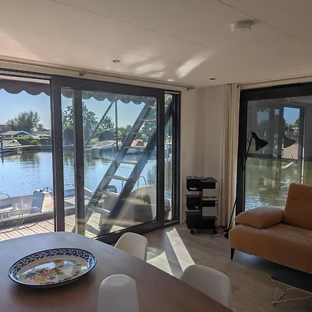 Surla House Boat Tikwa Unique Waterfront At Kagerplassen * Warmond