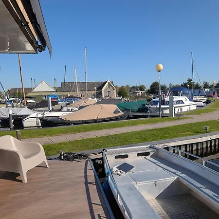Surla House Boat Tikwa Unique Waterfront At Kagerplassen *